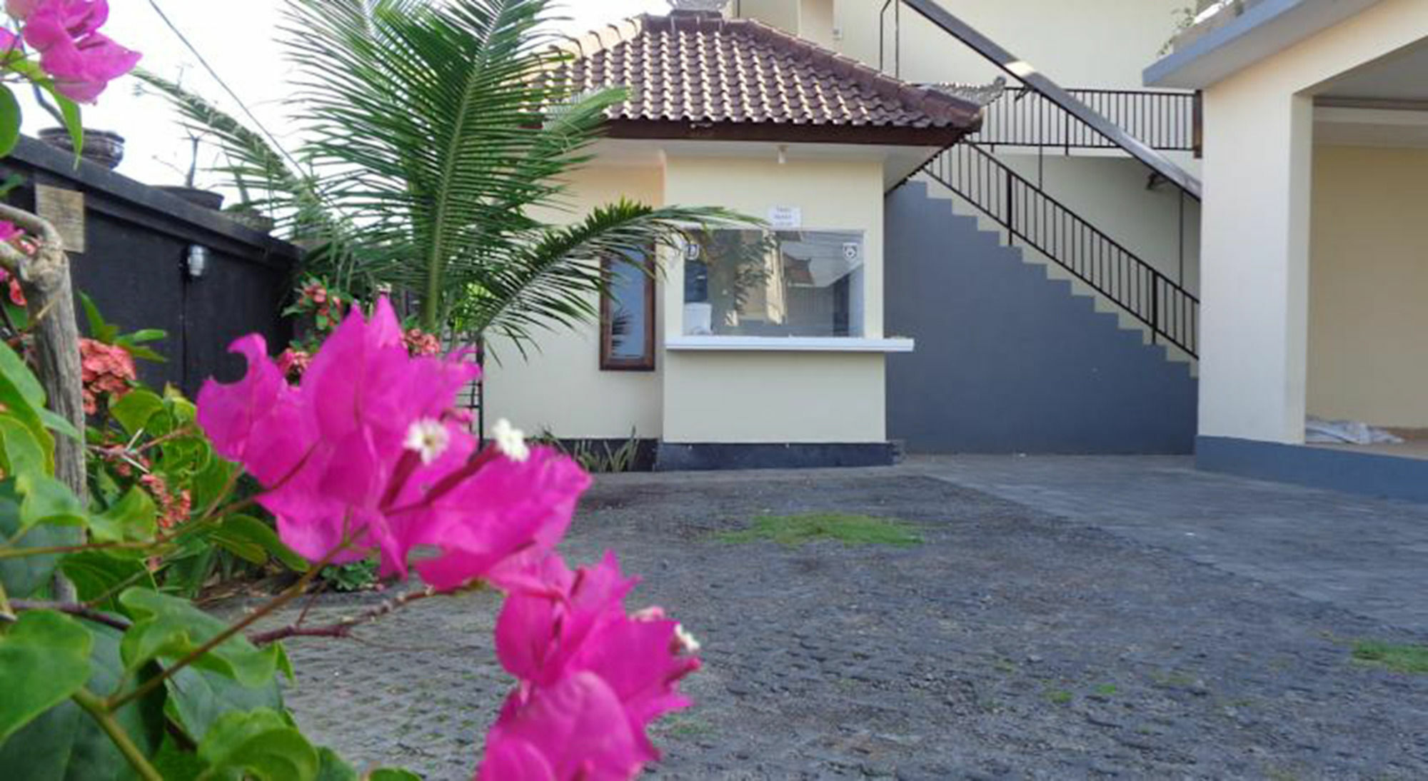 Bakung Sunset Hotel Kuta  Luaran gambar