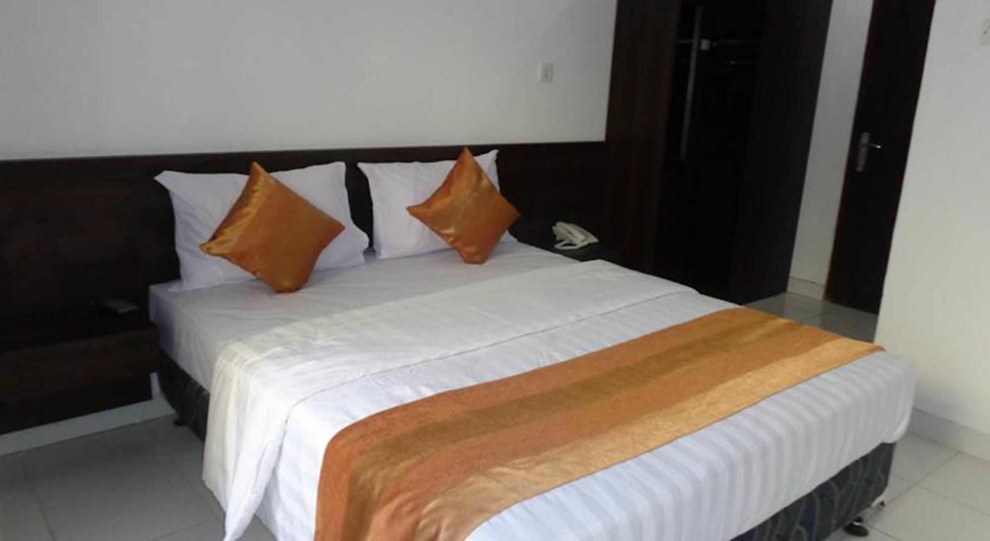 Bakung Sunset Hotel Kuta  Luaran gambar